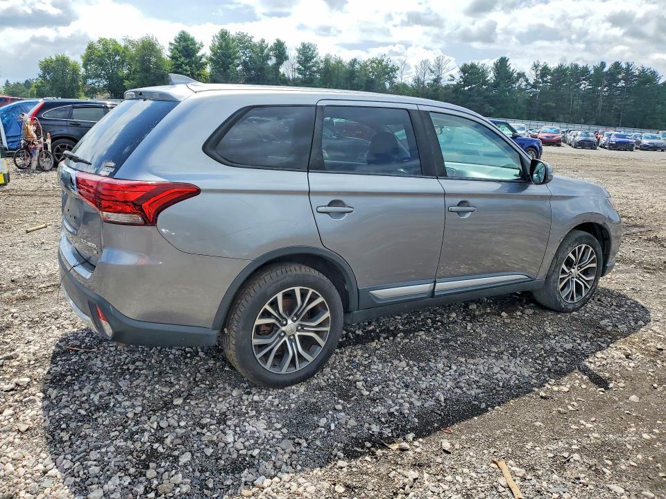 Photo 3 from auction – 2018 MITSUBISHI OUTLANDER with VIN JA4AZ3A35JZ040327