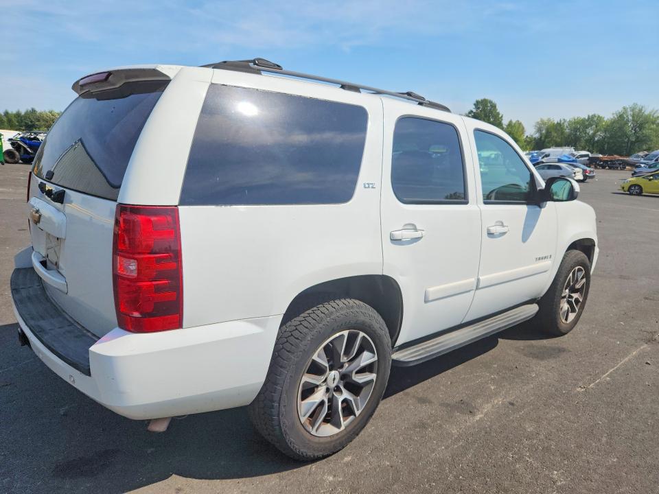 Photo 3 from auction – 2007 CHEVROLET TAHOE with VIN 1GNFK13017J148711