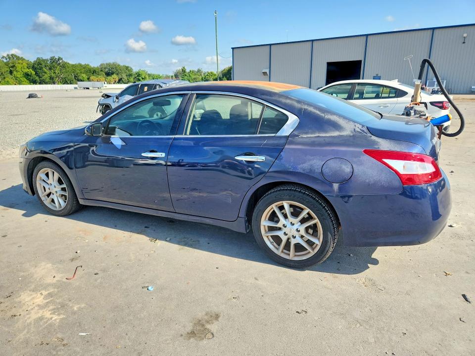 Photo 2 from auction – 2010 NISSAN MAXIMA with VIN 1N4AA5APXAC821980