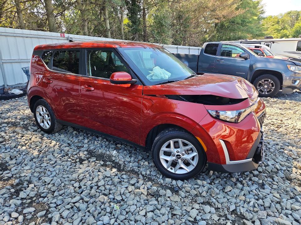 Zdjęcie 4 z aukcji – 2025 KIA SOUL z VIN KNDJ23AU7S7248404