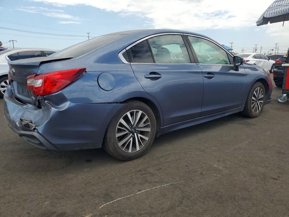 Photo 3 from auction – 2018 SUBARU LEGACY with VIN 4S3BNAB69J3012956