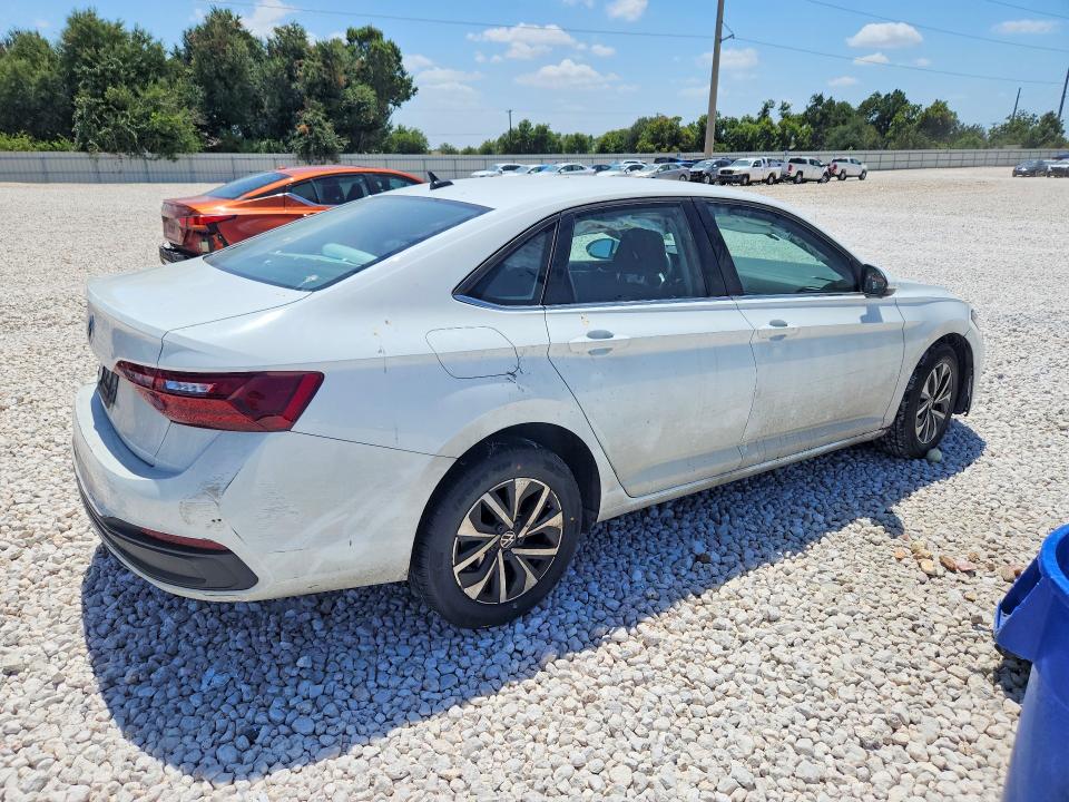Снимка 3 от търг – 2024 VOLKSWAGEN JETTA с VIN 3VW5M7BU0RM085173