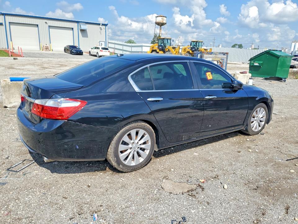 Photo 3 from auction – 2014 HONDA ACCORD with VIN 1HGCR2F82EA006249