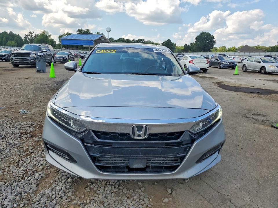 Photo 5 from auction – 2018 HONDA ACCORD with VIN 1HGCV2F59JA038496