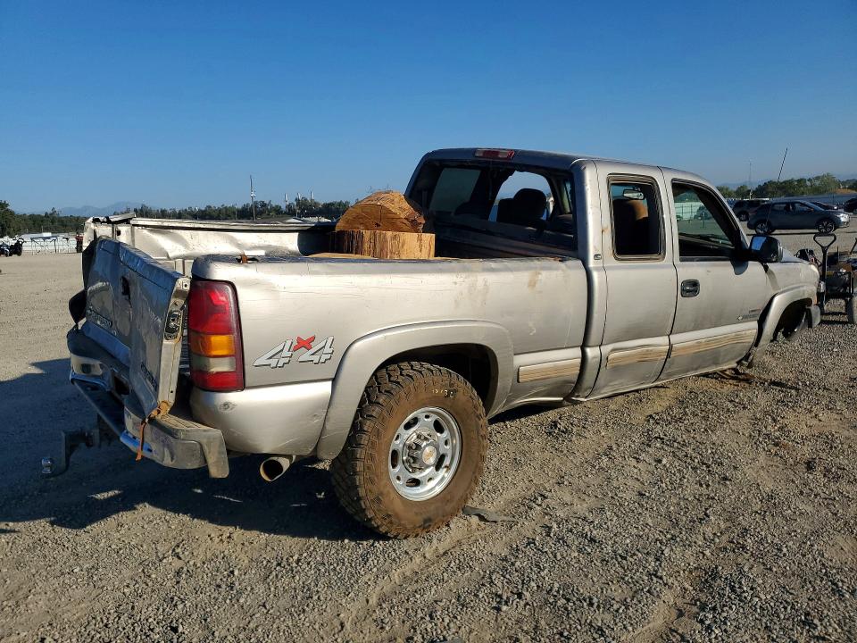 Photo 3 from auction – 2002 CHEVROLET SILVERADO with VIN 1GCHK29172E185352