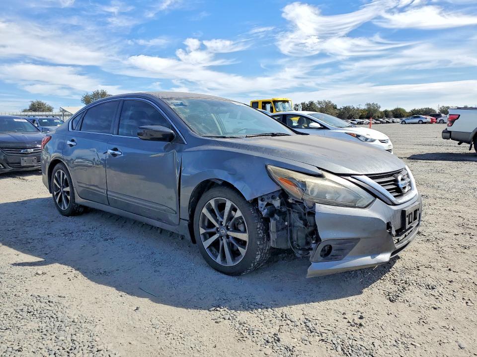 Photo 4 from auction – 2017 NISSAN ALTIMA with VIN 1N4AL3AP4HN340040