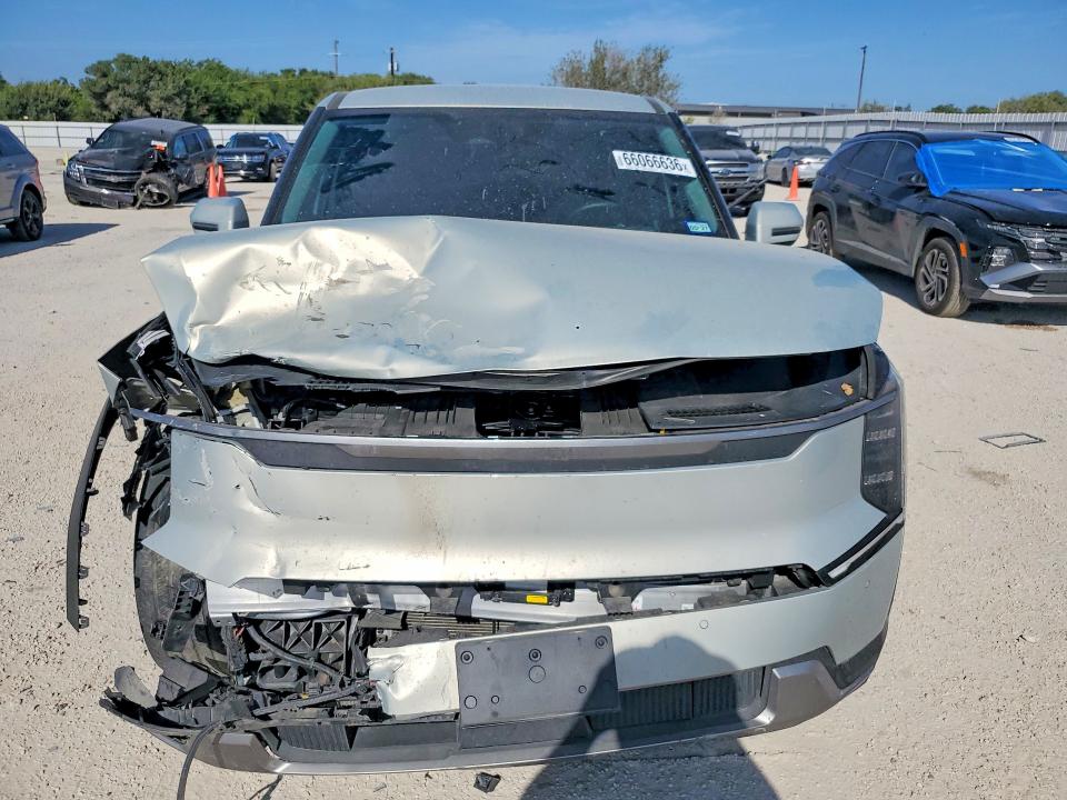 Foto 5 de la subasta – 2024 KIA EV9 con VIN KNDAA5S20R6028131