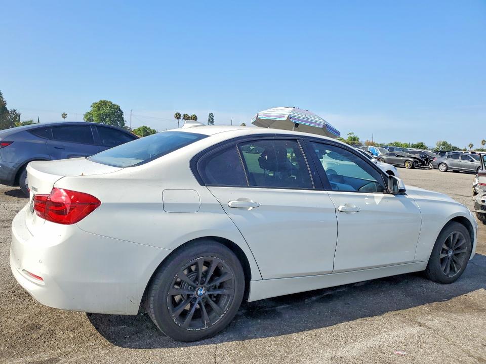 Photo 3 from auction – 2017 BMW 320 with VIN WBA8E1G3XHNU17387
