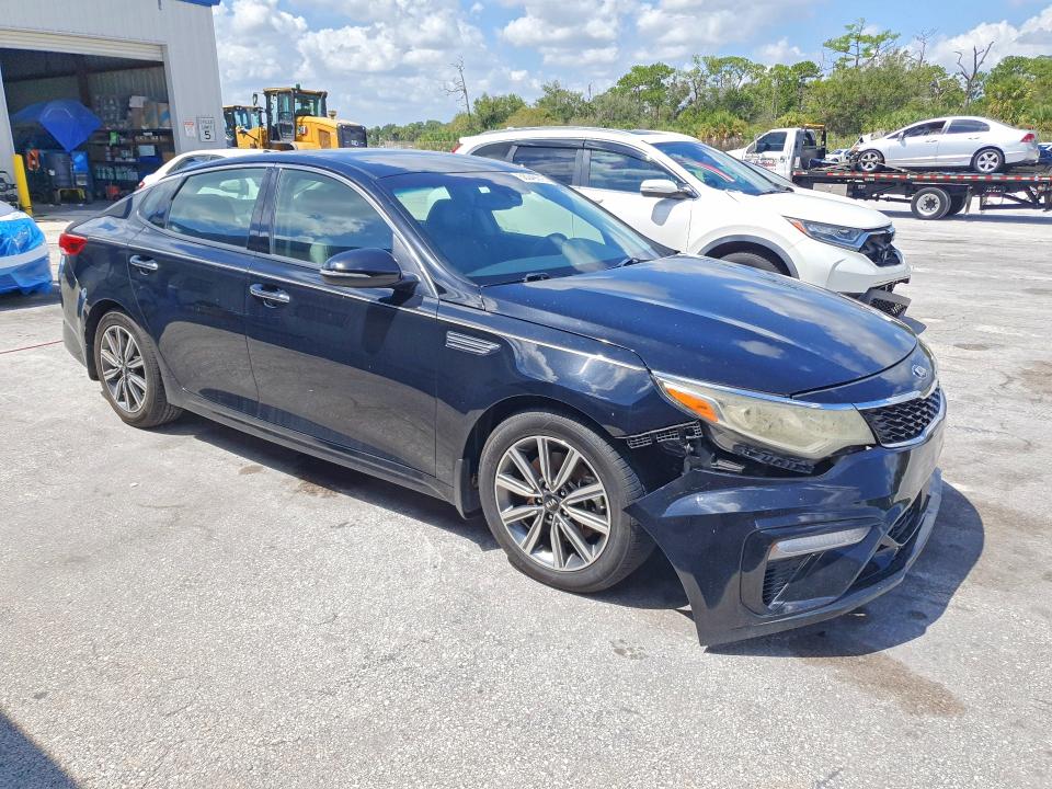 Photo 4 from auction – 2019 KIA OPTIMA with VIN 5XXGU4L17KG311702