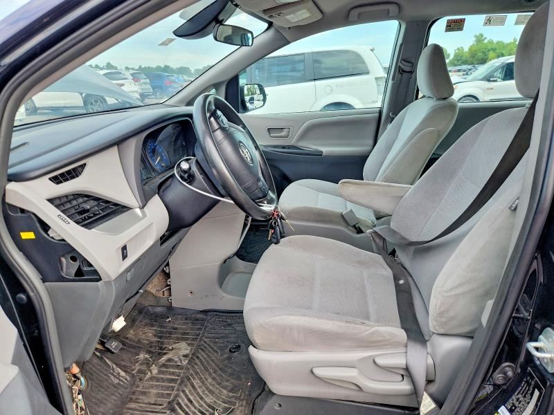 Photo 7 from auction – 2018 TOYOTA SIENNA with VIN 5TDZZ3DC3JS956896