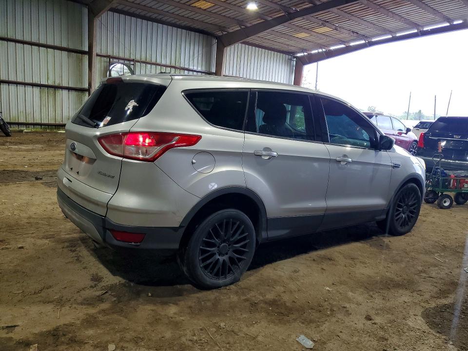 Photo 3 from auction – 2015 FORD ESCAPE with VIN 1FMCU0G7XFUA11864