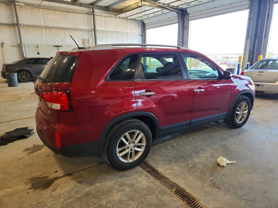 Photo 3 from auction – 2015 KIA SORENTO with VIN 5XYKT4A66FG640114