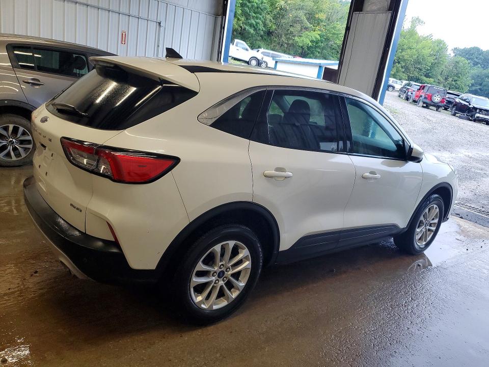 Photo 3 from auction – 2022 FORD ESCAPE with VIN 1FMCU9G65NUA60772