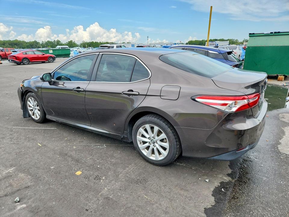 Photo 2 from auction – 2018 TOYOTA CAMRY with VIN 4T1B11HK6JU574237