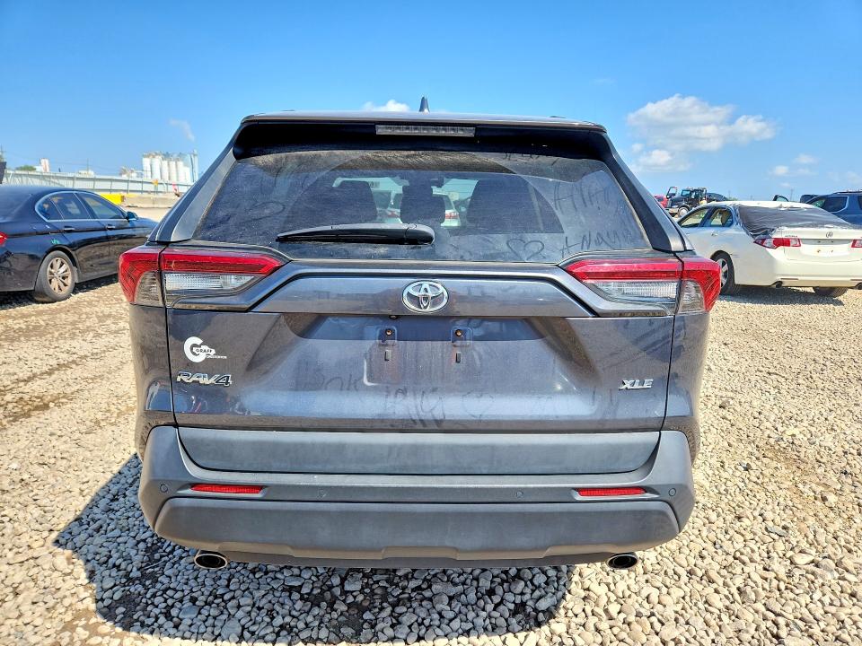 Photo 6 from auction – 2019 TOYOTA RAV4 with VIN 2T3C1RFV8KC011426