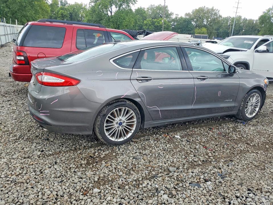 Photo 3 from auction – 2014 FORD FUSION with VIN 3FA6P0LUXER335302