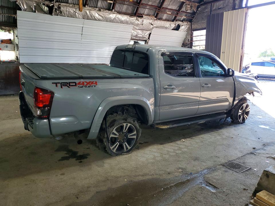 Снимка 3 от търг – 2018 TOYOTA TACOMA с VIN 3TMCZ5AN6JM187625