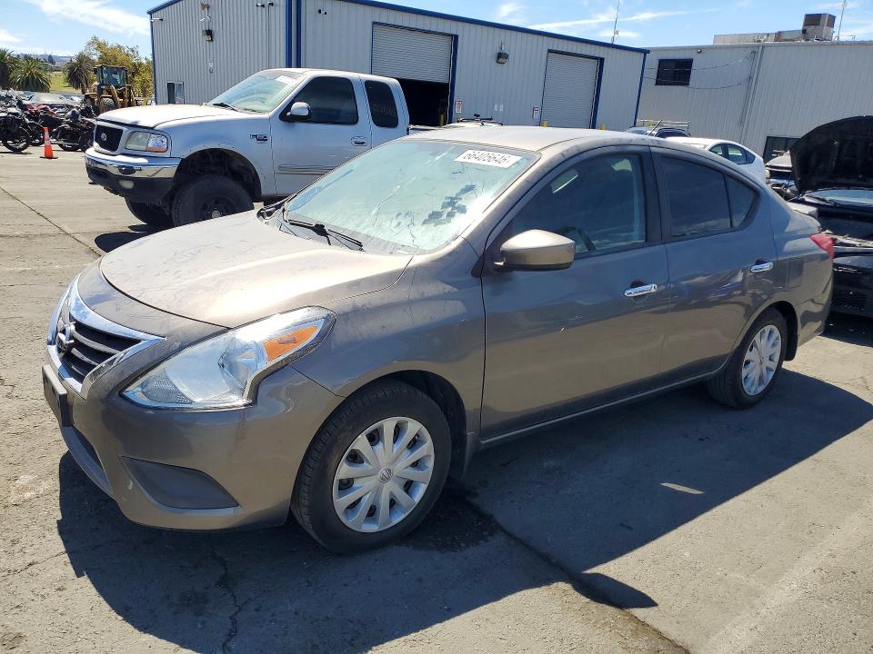 2016 NISSAN VERSA