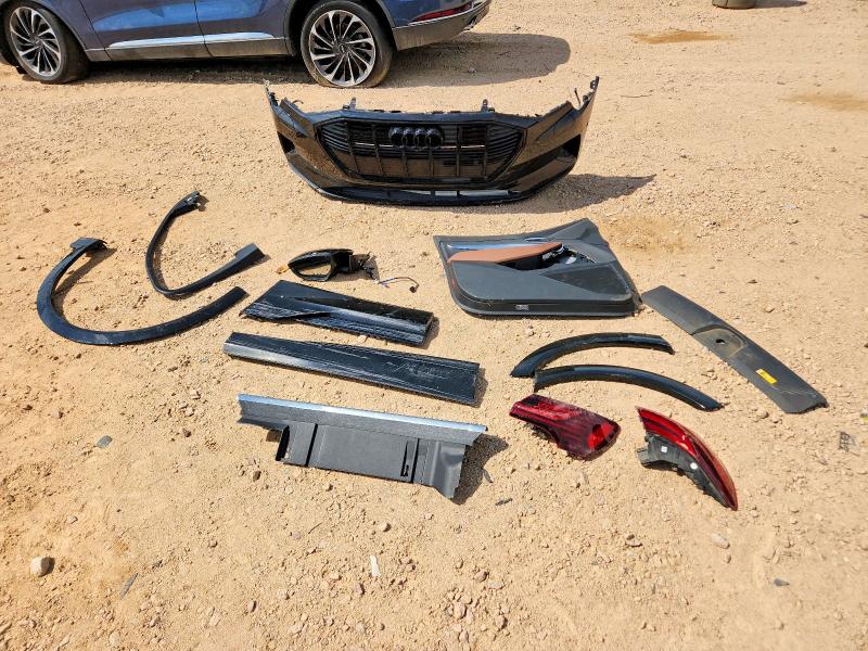 Photo 13 from auction – 2022 AUDI E-TRON with VIN WA1AAAGE5NB045966