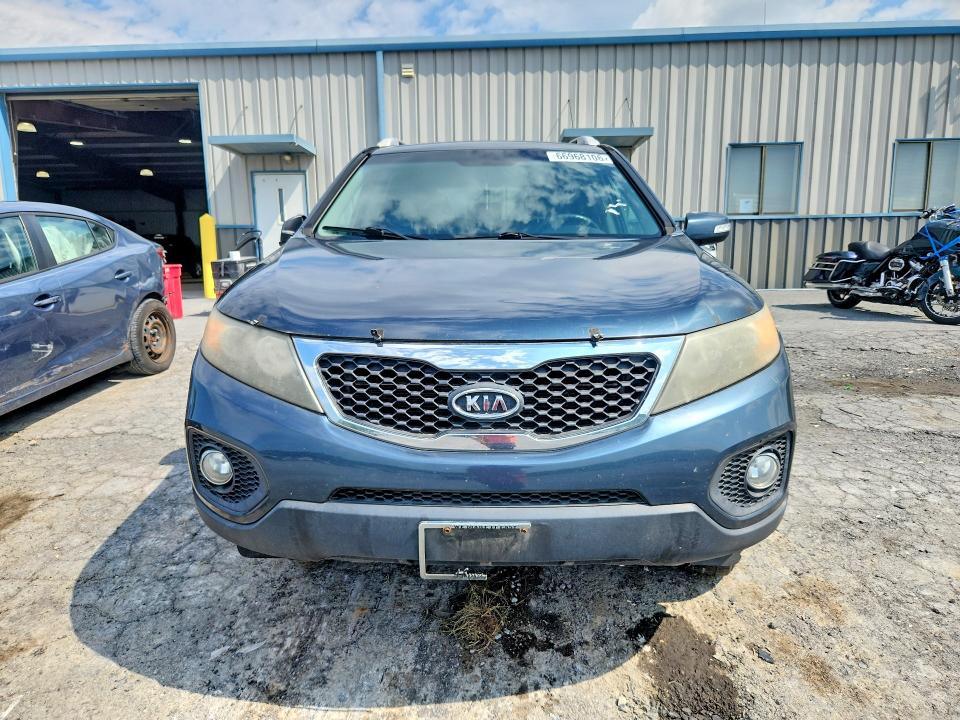 Photo 5 from auction – 2011 KIA SORENTO with VIN 5XYKTCA19BG141543