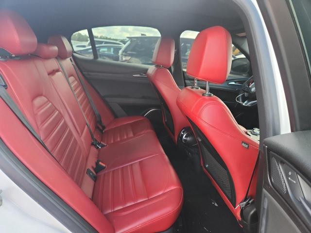Photo 11 from auction – 2022 ALFA ROMEO STELVIO with VIN ZASPAJAN0N7D31534