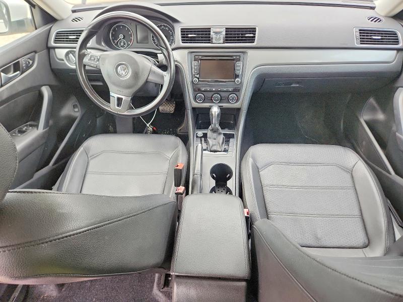 Photo 8 from auction – 2015 VOLKSWAGEN PASSAT with VIN 1VWAS7A36FC089724