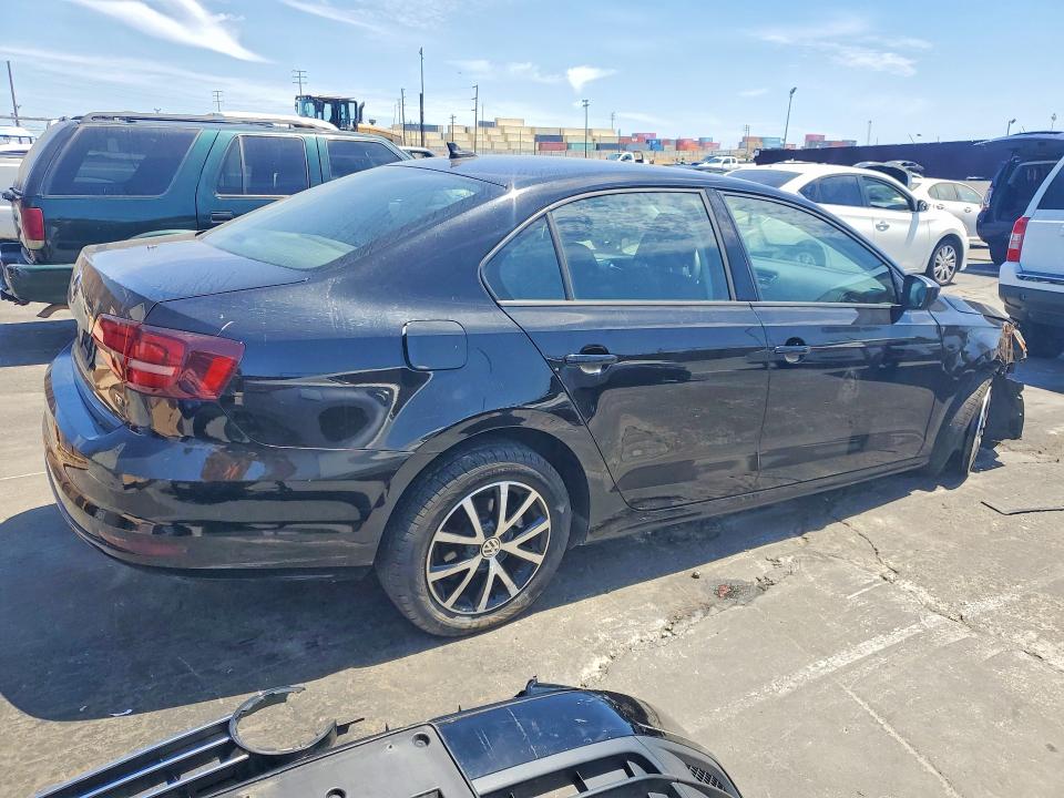 Photo 3 from auction – 2016 VOLKSWAGEN JETTA with VIN 3VWD67AJ9GM382601