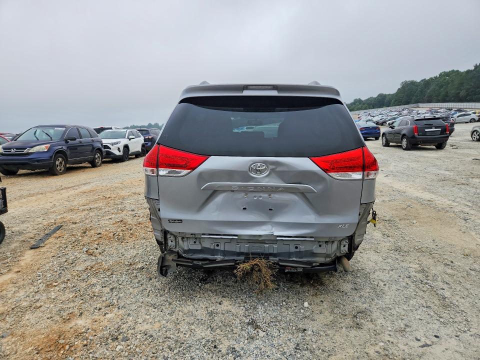 Photo 6 from auction – 2013 TOYOTA SIENNA with VIN 5TDYK3DC5DS340654