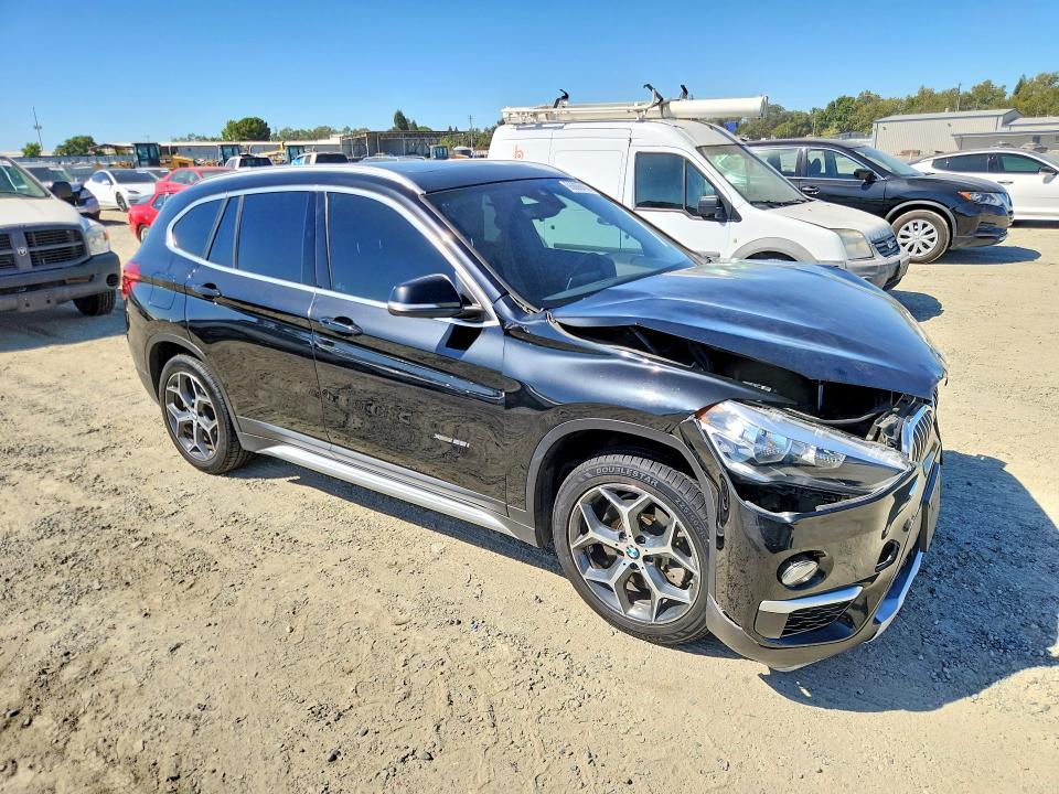 Foto 4 de la subasta – 2018 BMW X1 con VIN WBXHT3C36J5K27864