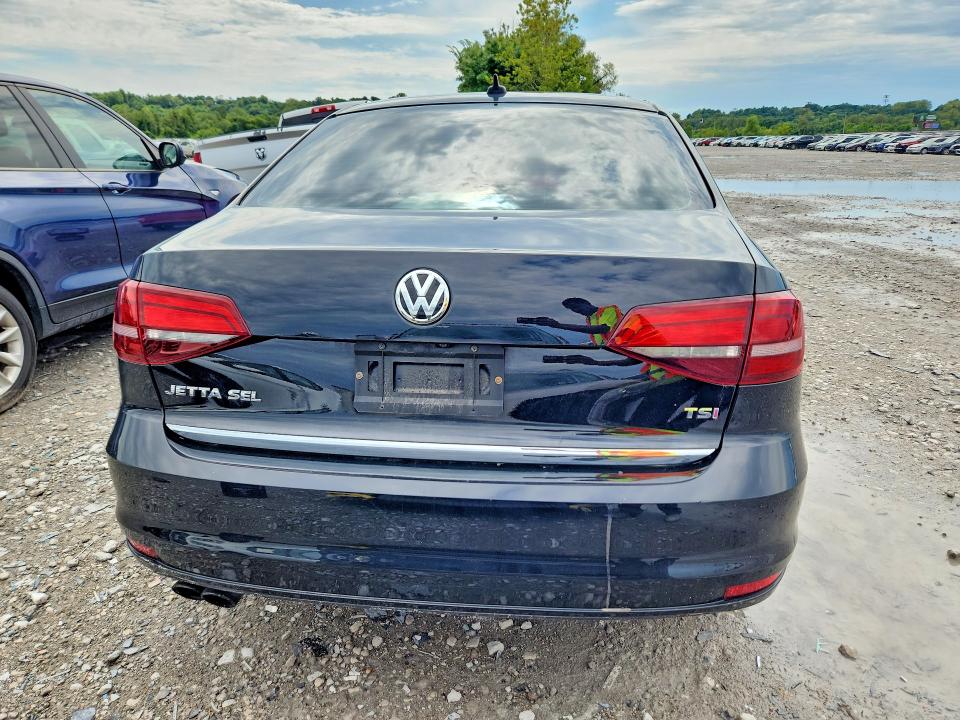 Photo 6 from auction – 2017 VOLKSWAGEN JETTA with VIN 3VWL17AJ9HM363977