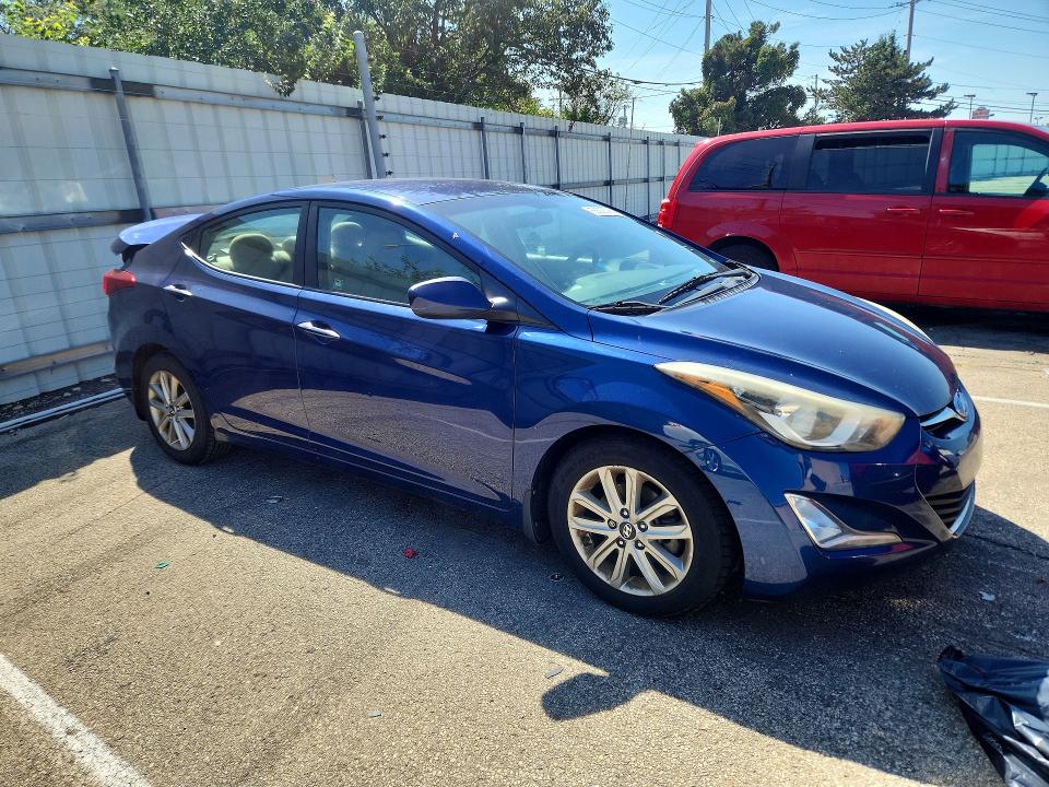 Photo 4 from auction – 2016 HYUNDAI ELANTRA with VIN 5NPDH4AE1GH662176