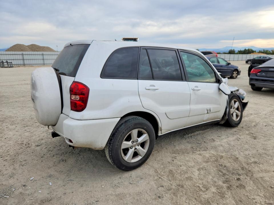 Photo 3 from auction – 2005 TOYOTA RAV4 with VIN JTEGD20V950094067