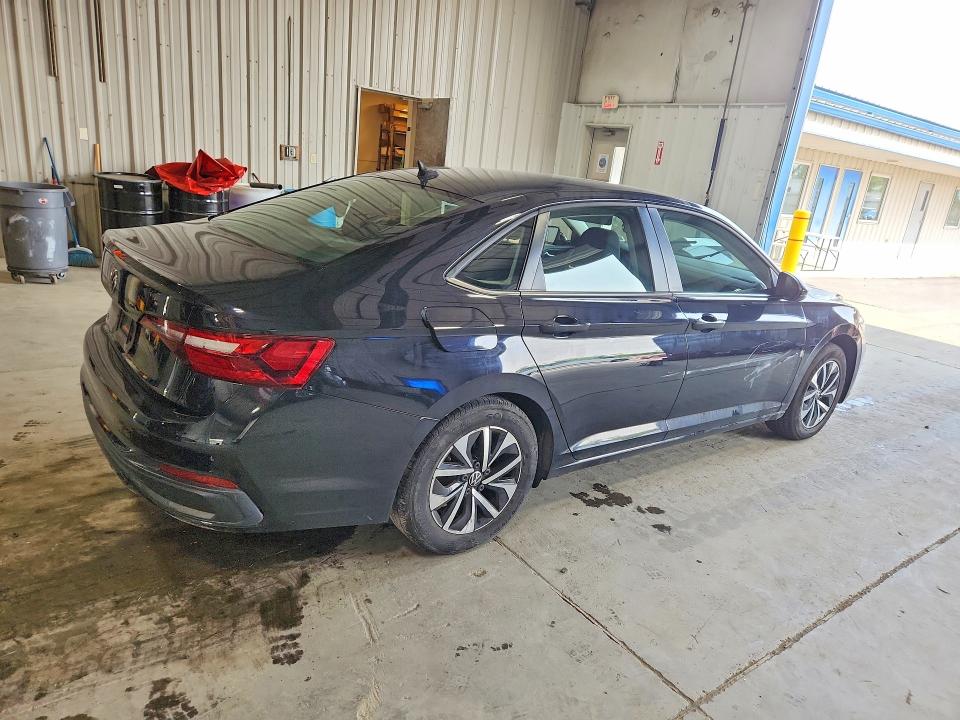 Photo 3 from auction – 2023 VOLKSWAGEN JETTA with VIN 3VW5M7BU0PM047441