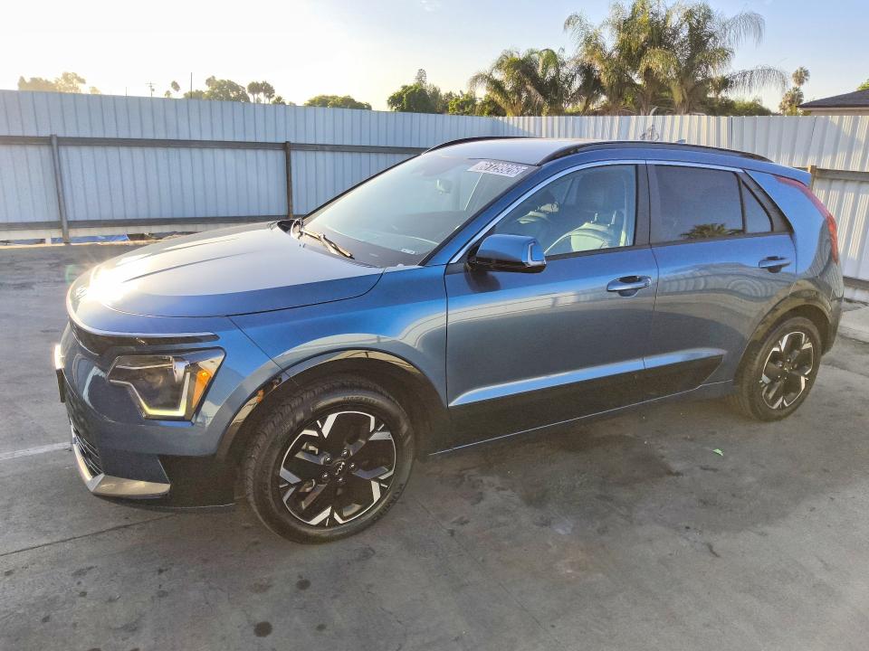 KIA NIRO 2023 with VIN KNDCR3L10P5027740 - Photo from auction