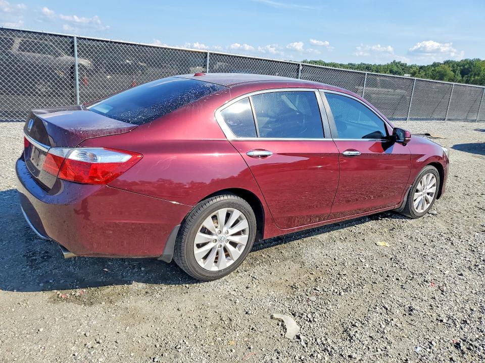 Photo 3 from auction – 2015 HONDA ACCORD with VIN 1HGCR2F82FA203245