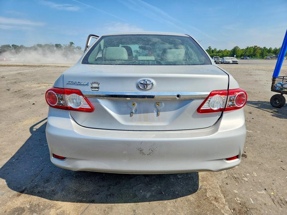 Photo 6 from auction – 2013 TOYOTA COROLLA with VIN 2T1BU4EEXDC976758
