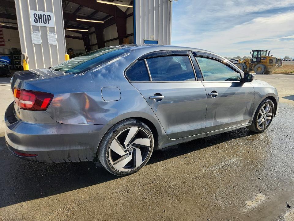 Photo 3 from auction – 2018 VOLKSWAGEN JETTA with VIN 3VW2B7AJ9JM215312