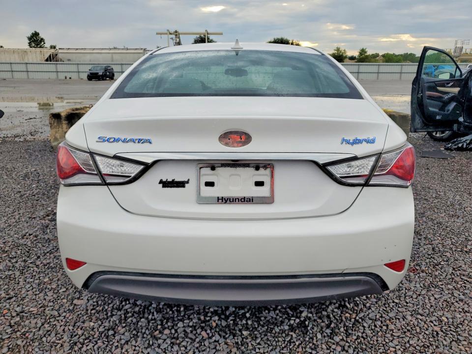Photo 6 from auction – 2014 HYUNDAI SONATA with VIN KMHEC4A44EA110049