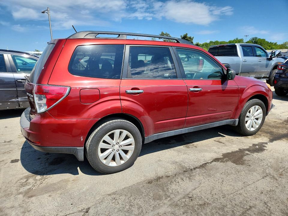 Photo 3 from auction – 2012 SUBARU FORESTER with VIN JF2SHADC6CH412894