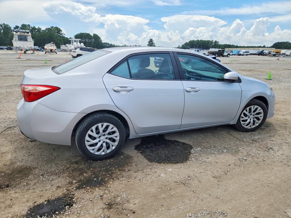 Photo 3 from auction – 2018 TOYOTA COROLLA with VIN 2T1BURHE9JC047973
