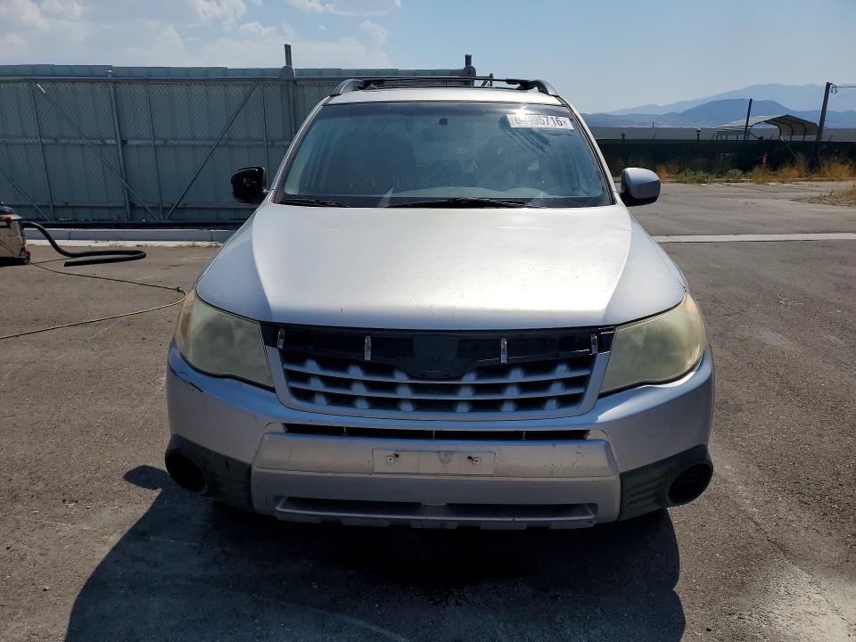 Photo 5 from auction – 2013 SUBARU FORESTER with VIN JF2SHADC1DH428289