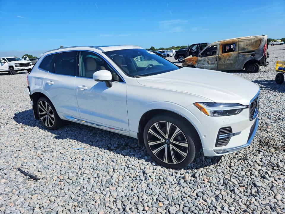 Photo 4 from auction – 2023 VOLVO XC60 with VIN YV4L12RA9P1307945