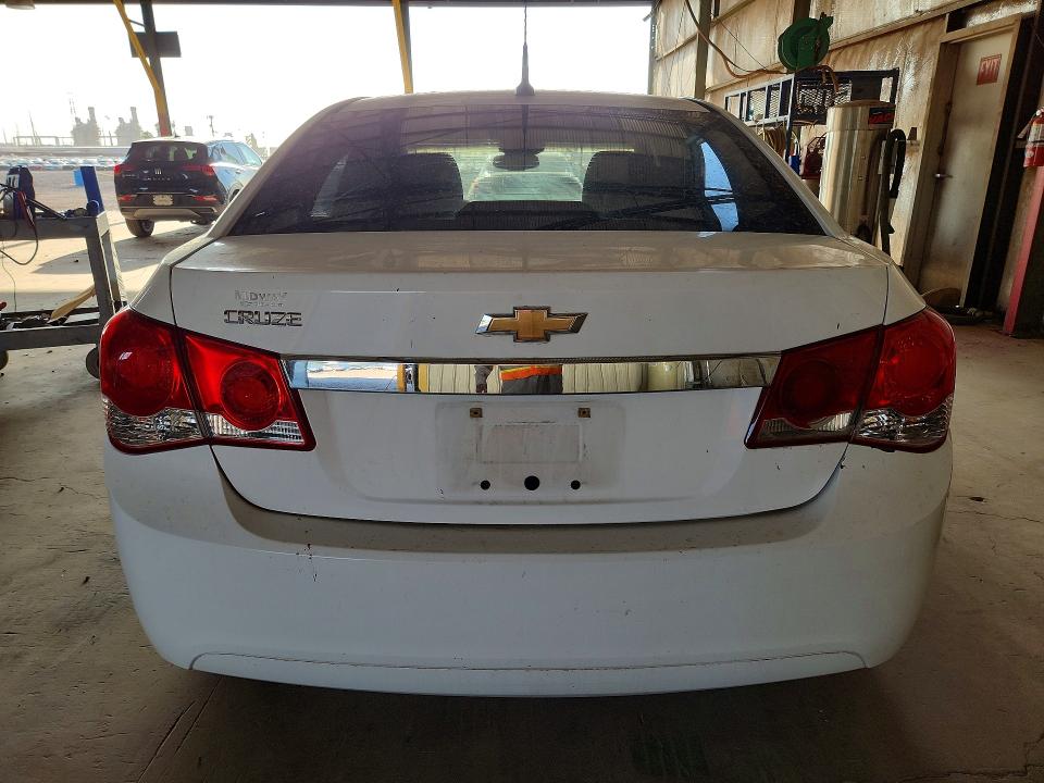Photo 6 from auction – 2012 CHEVROLET CRUZE with VIN 1G1PC5SH3C7390277