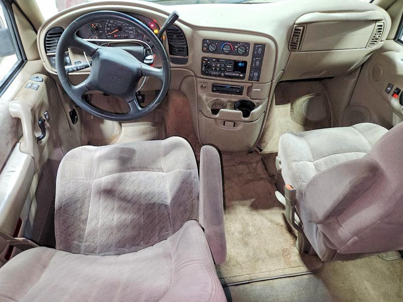 Photo 8 from auction – 2002 CHEVROLET ASTRO with VIN 1GNEL19X82B143943