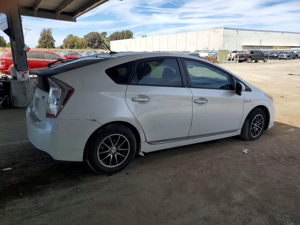 Zdjęcie 3 z aukcji – 2011 TOYOTA PRIUS z VIN JTDKN3DU4B5371242
