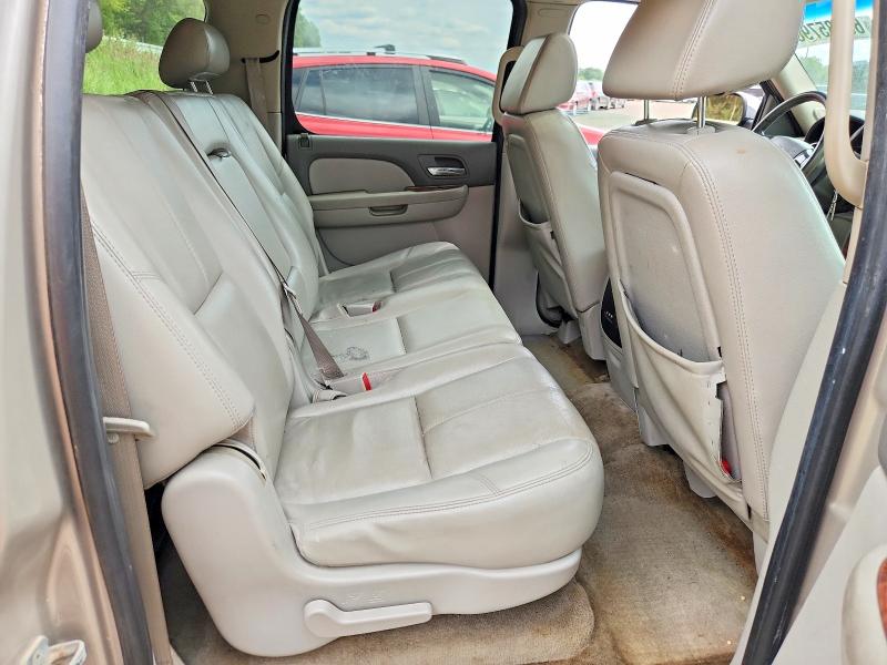 Photo 11 from auction – 2011 CHEVROLET SUBURBAN with VIN 1GNSK5E35BR183226