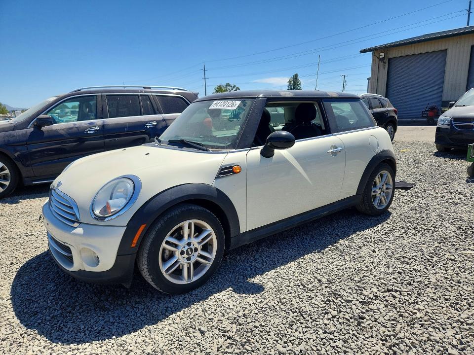MINI COOPER 2011 with VIN WMWSU3C58BT183913 - Photo from auction