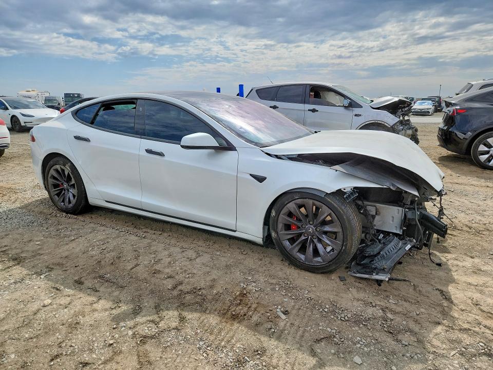 Photo 4 from auction – 2020 TESLA MODEL S with VIN 5YJSA1E45LF364685