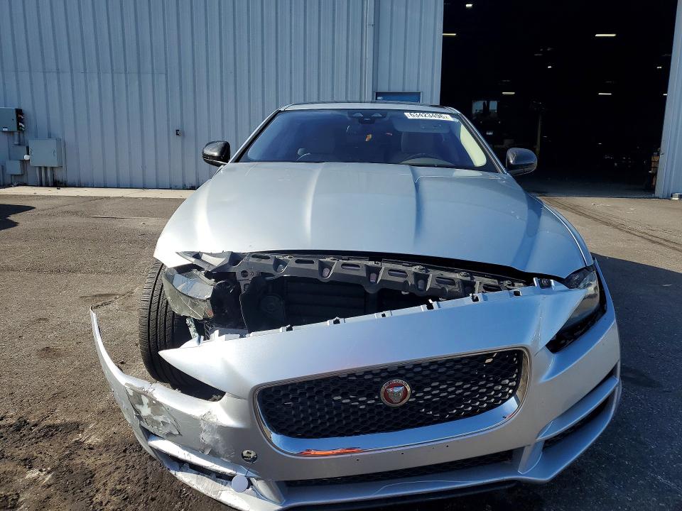 Photo 5 from auction – 2017 JAGUAR XE with VIN SAJAS4BN5HA976426
