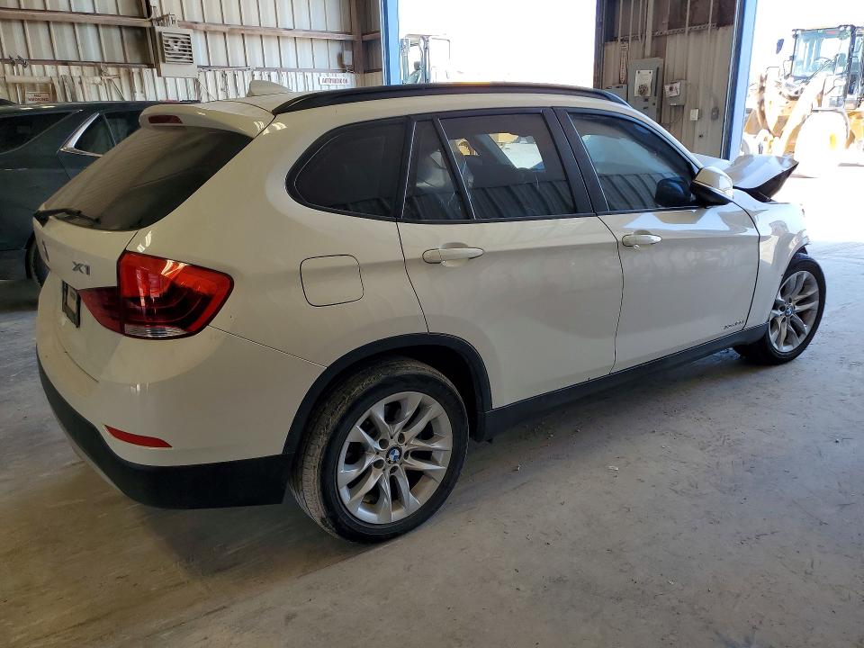 Foto 3 de la subasta – 2015 BMW X1 con VIN WBAVL1C58FVY33788